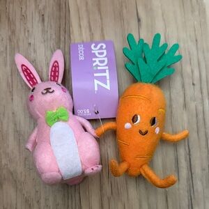 5/$25 Target Spritz Pink Rabbit and Orange Carrot Decor NWT